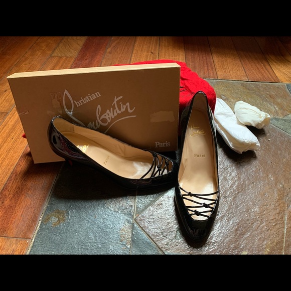 Christian Louboutin Basico pumps, 7.5 - Picture 2 of 5
